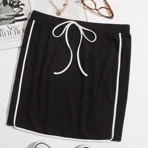 🪩 2/$15 // SHEIN: Drawstring Skirt